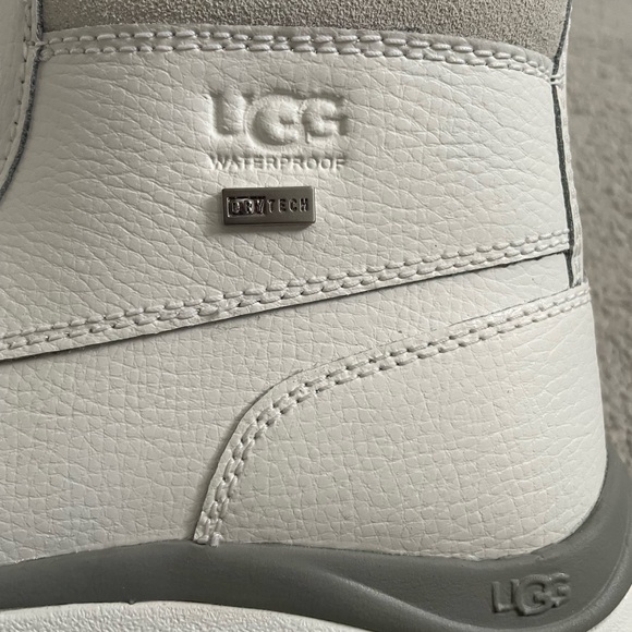 UGG ADIRONDACK III BOOT Women size 7 in colour white - Picture 6 of 12